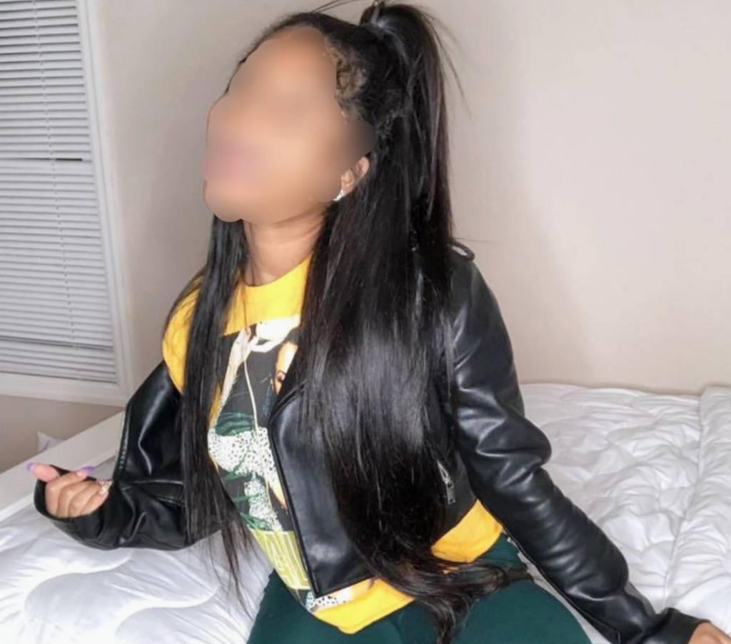 Québécoise mix Italiancome put urin my and pu**y