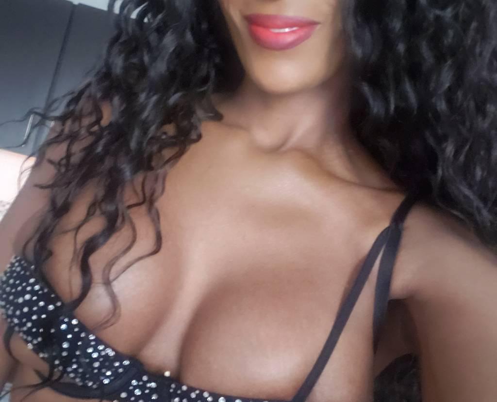 AVAILABLE OUTCALL ONLY (LIMITED AVAILABILITY)