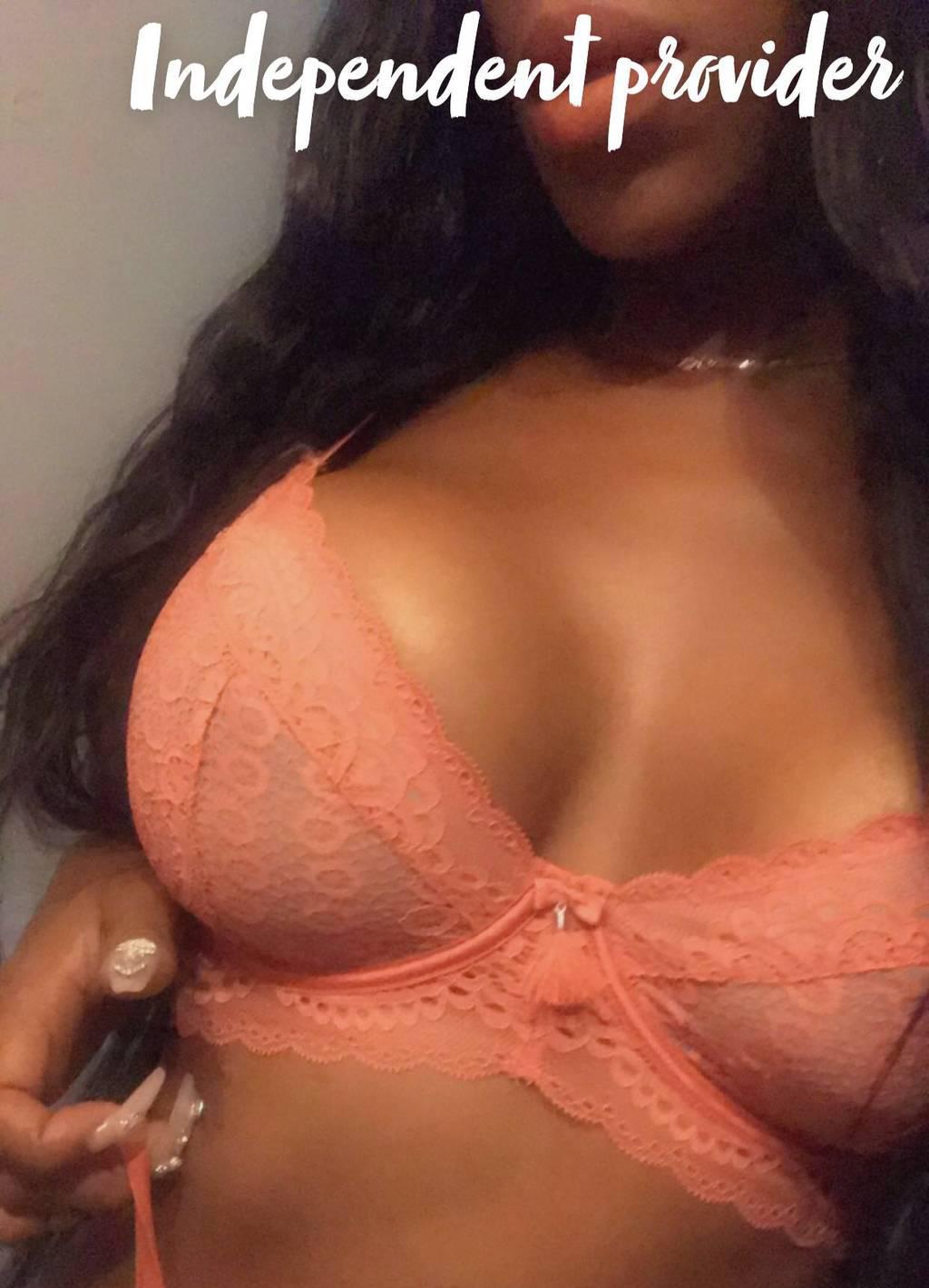 SEXXXY EBONY HOTTIEON My KNees & Ready 2 PLEASE!!