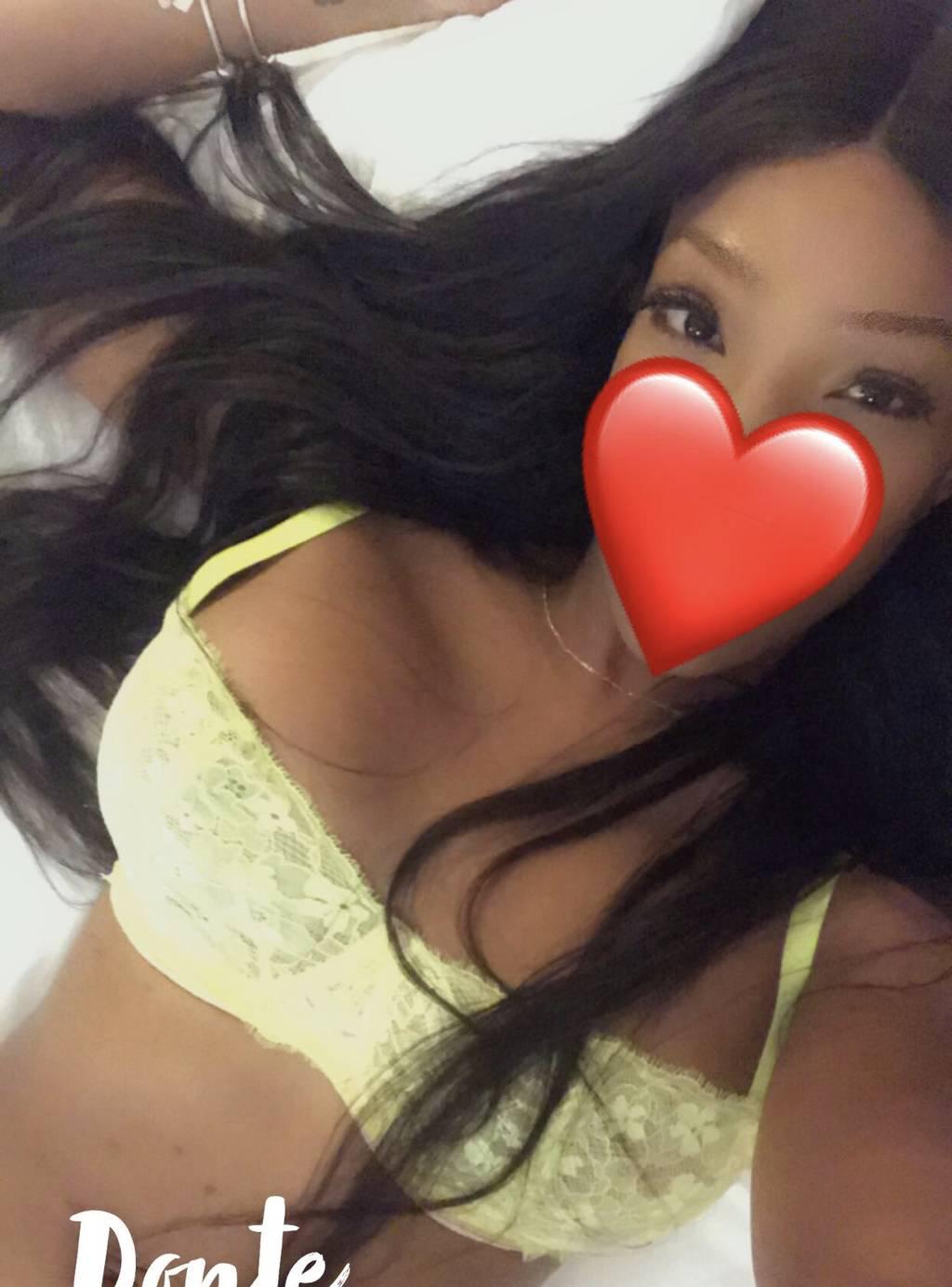 SEXXXY EBONY HOTTIEON My KNees & Ready 2 PLEASE!!