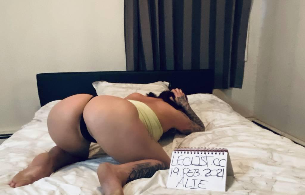 aly / online and onlyfans